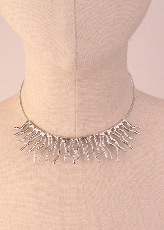 CHOKER LLAMAS PLATA.